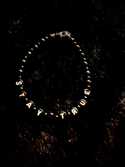 STAY TRUE - Armband - schwarz/weiß