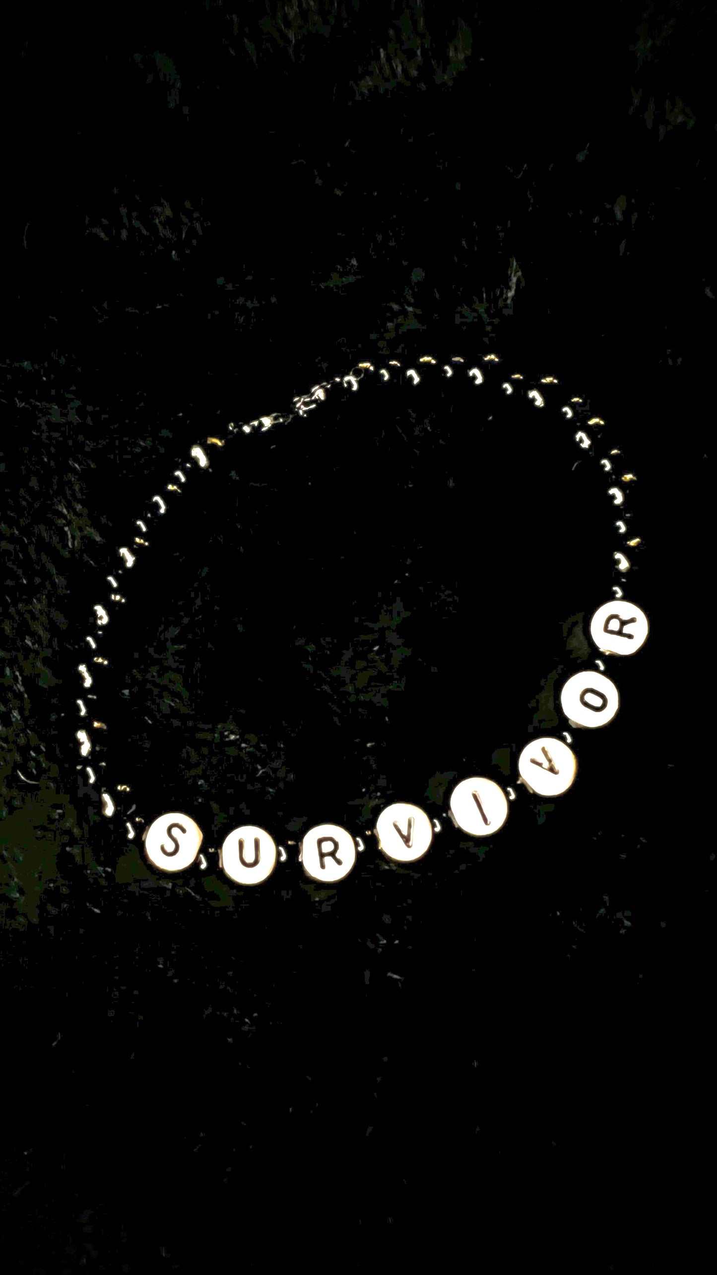 SURVIVOR Armband - schwarz/weiß