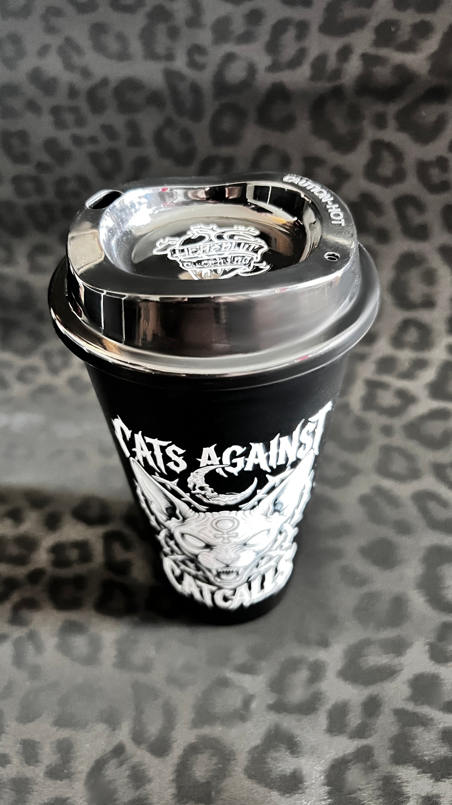 CAT AGAINST CATCALLS - Kaffee-Becher