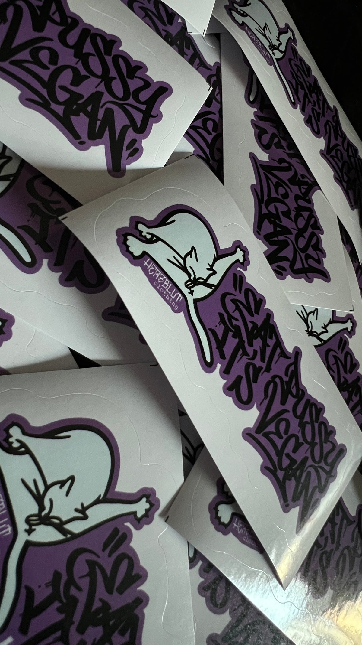 EAT PUSSY IT´S VEGAN  - Sticker